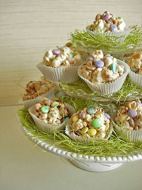 Popcorn-cake-on-half-plate