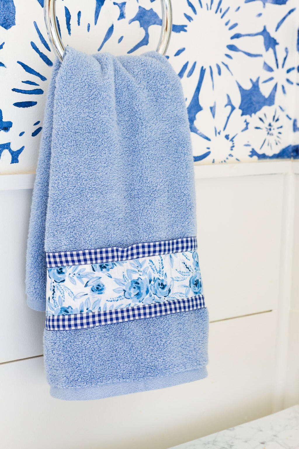 How to Decorate Bathroom Towels In My Own Style