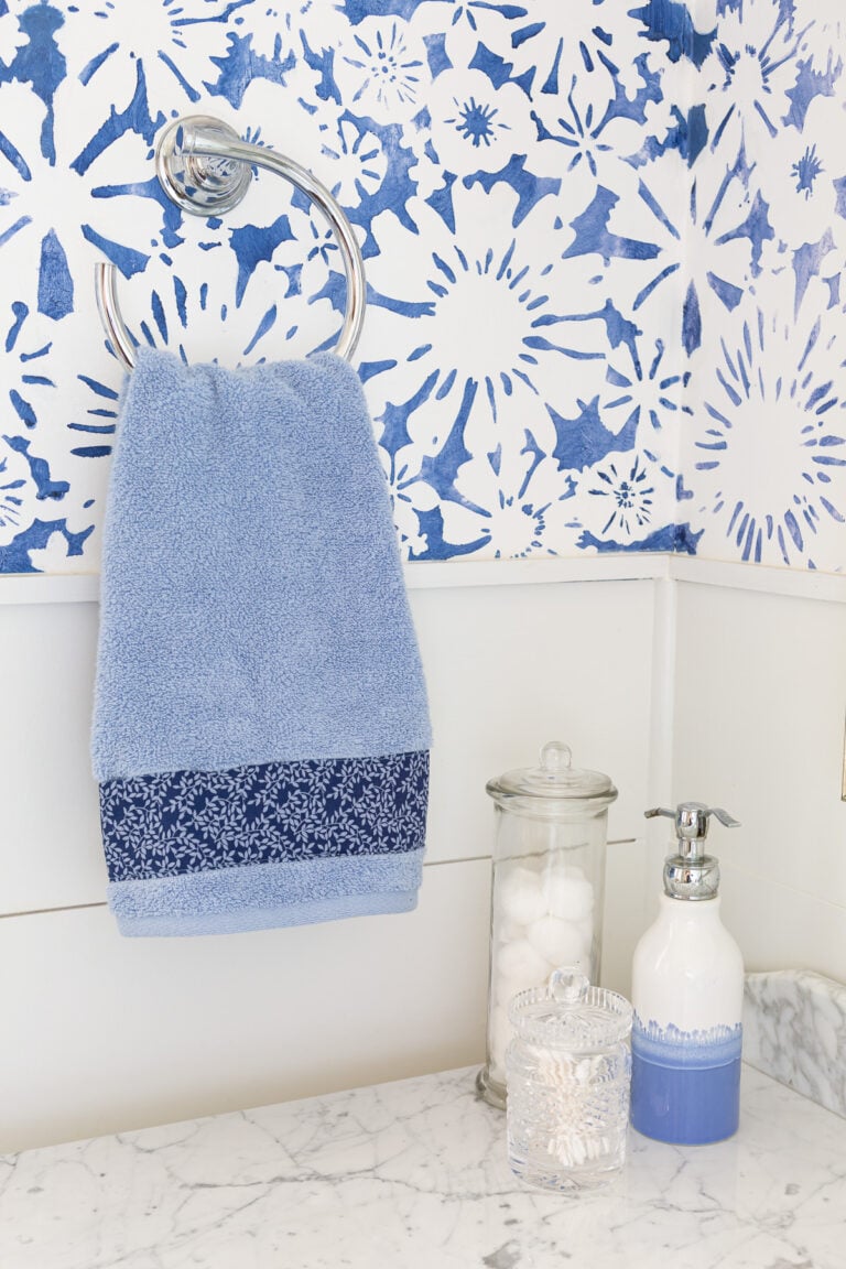 How to Decorate Bathroom Towels In My Own Style