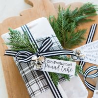 How to wrap a loaf cake or bread for Christmas