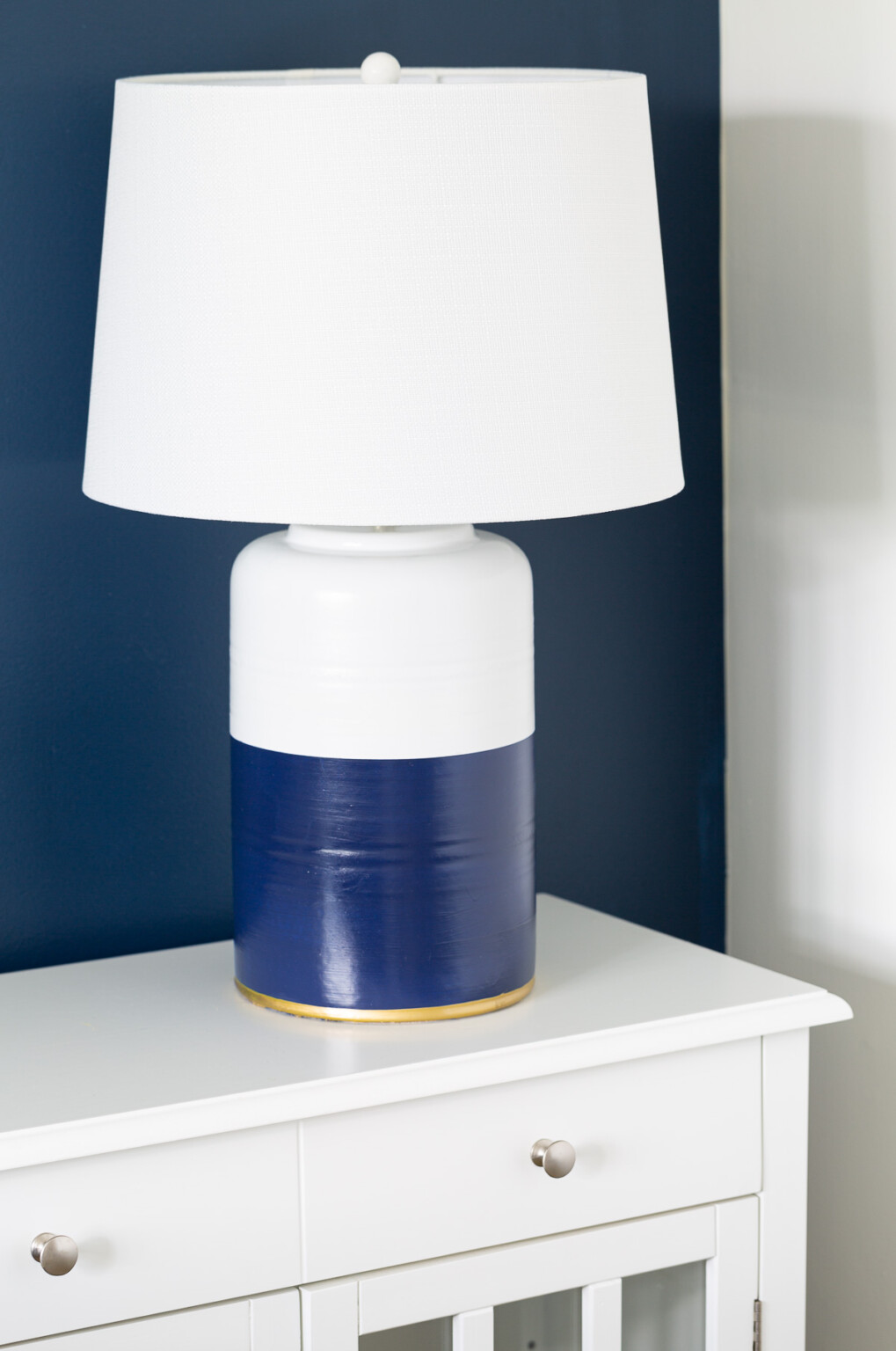 Spray Painting a Lamp In Designer Style In My Own Style