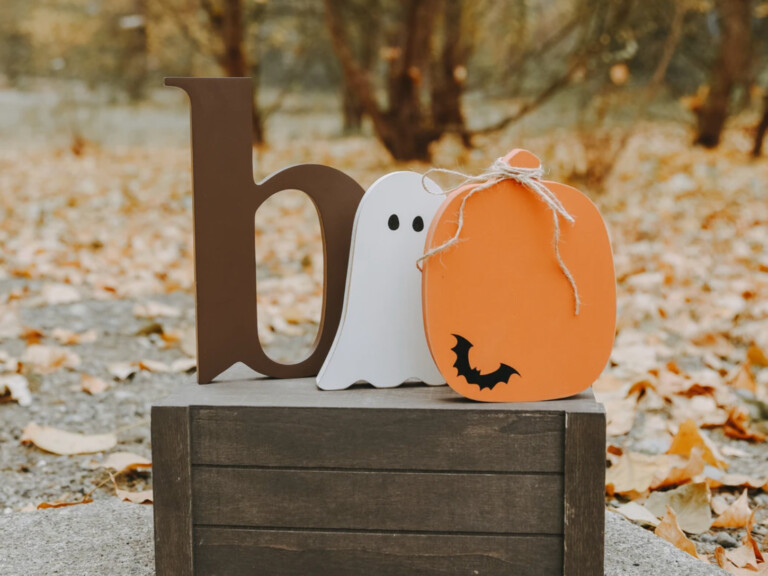 boo halloween decoration from a Fusion Mineral paint crafting kit
