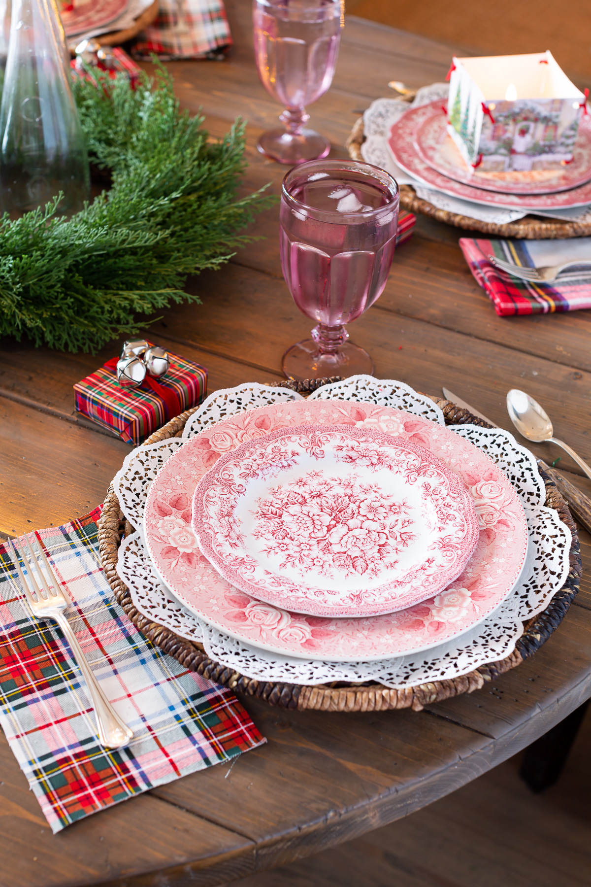 How to Make Pretty Table Placemats or Plate Chargers Using Paper