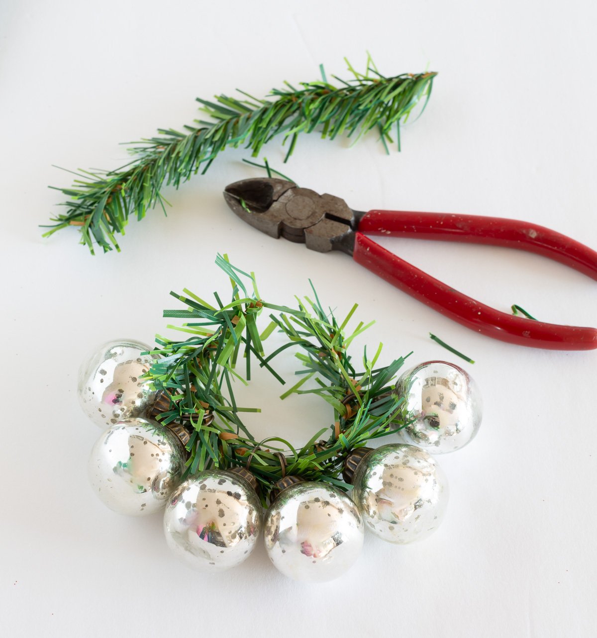 Easy to Make Christmas Taper Candle Rings In My Own Style