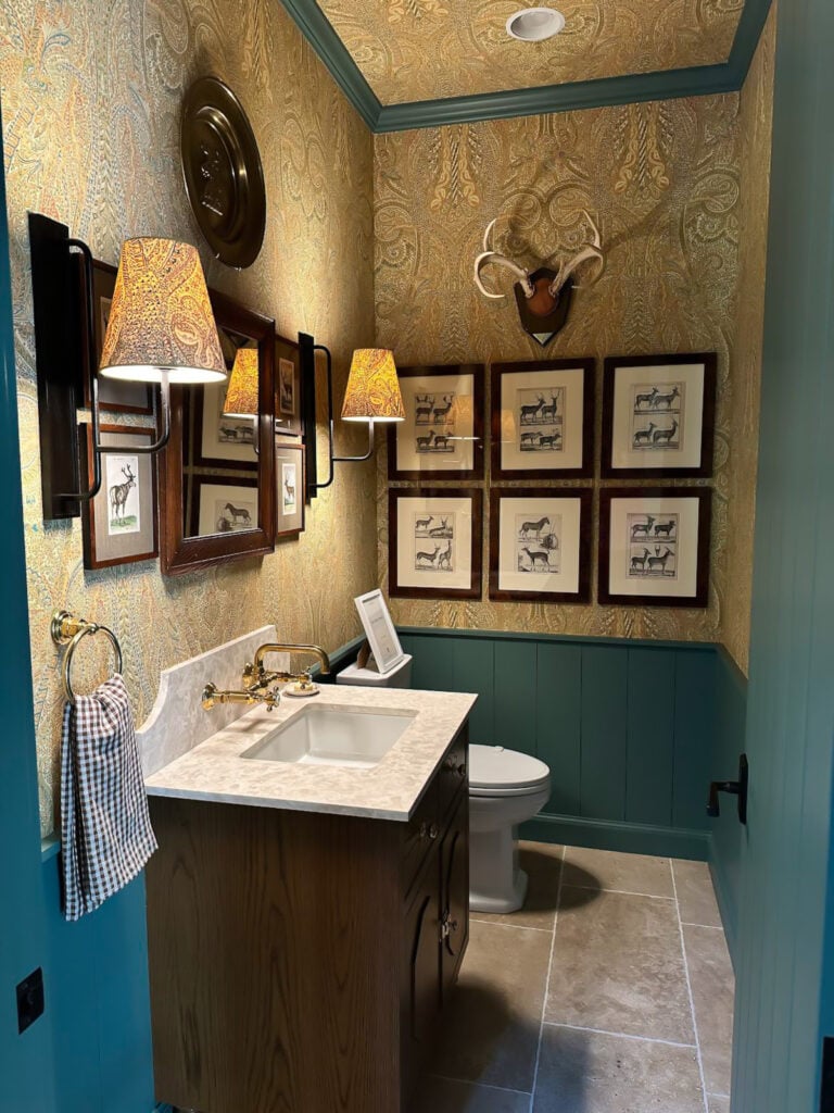 mudroom powder room