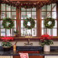 Farmhouse Kitchen Holiday Decor